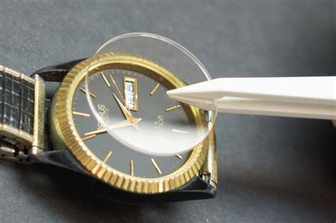 comment enlever et nettoyer le verre d'une montre